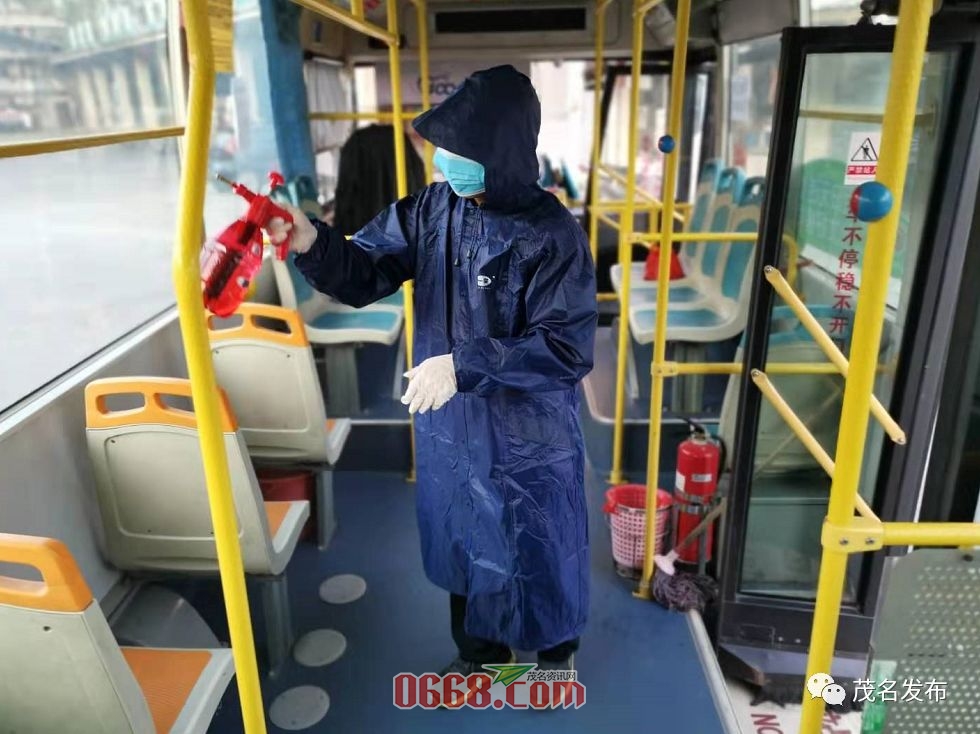 bCUWRUdrMDcec2r2.jpg